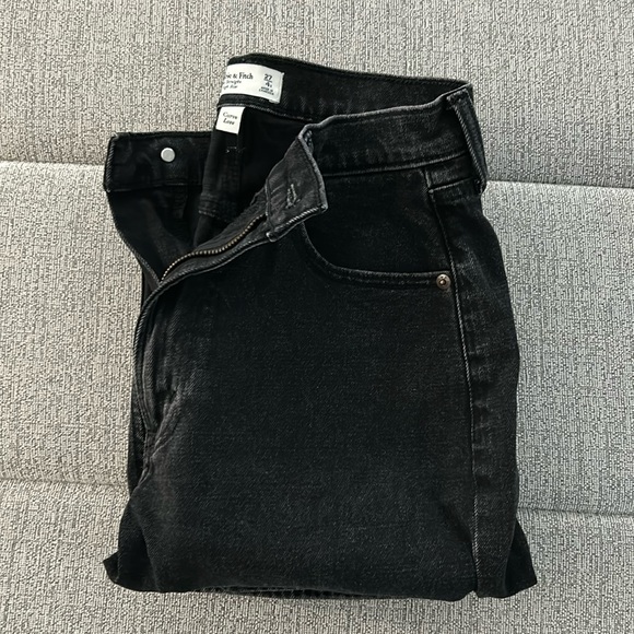 Abercrombie & Fitch Denim - Curve Love The Ankle Straight Ultra High Rise
